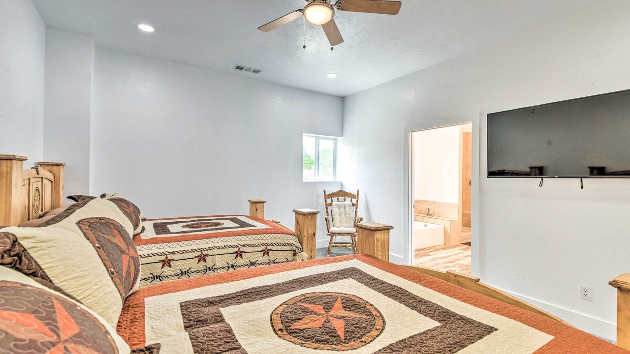 Photo of Bedroom in Lakeside City