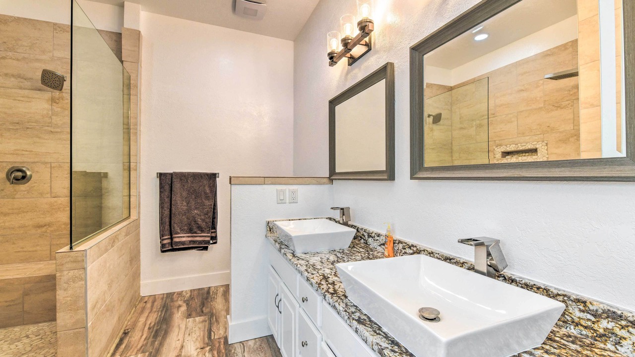 Photo of Bathroom in Lakeside City