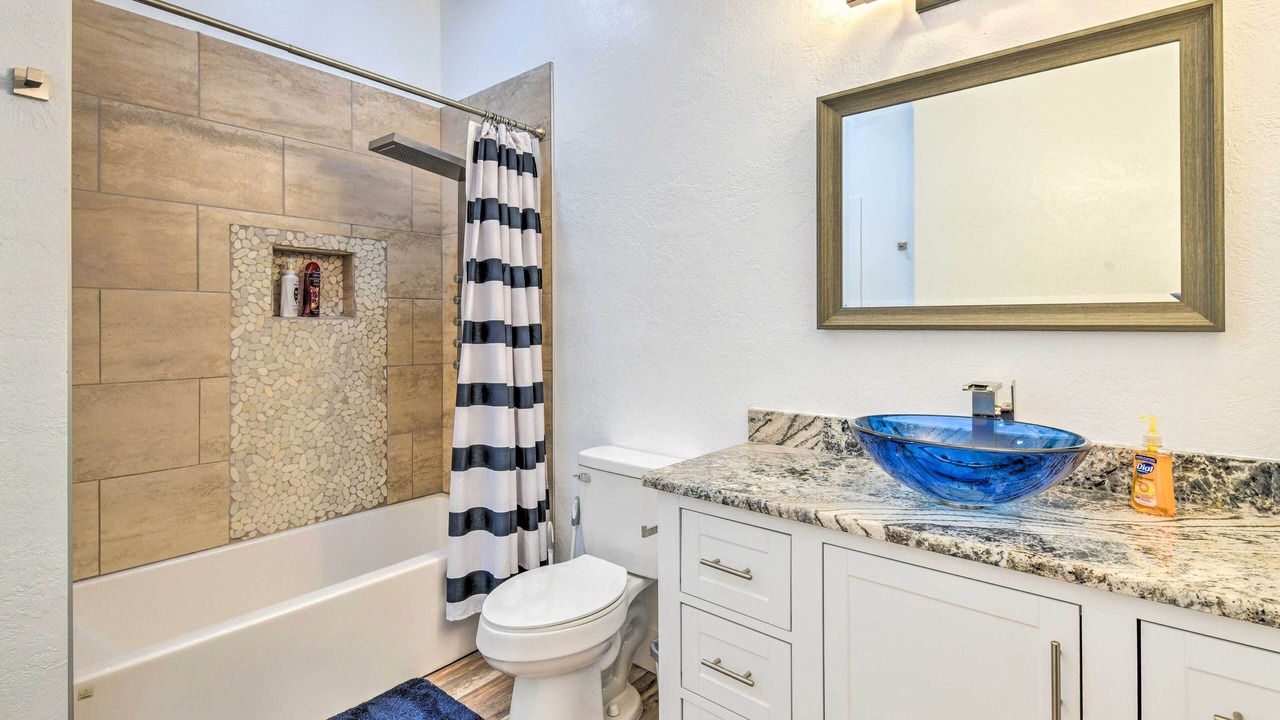 Photo of Bathroom in Lakeside City