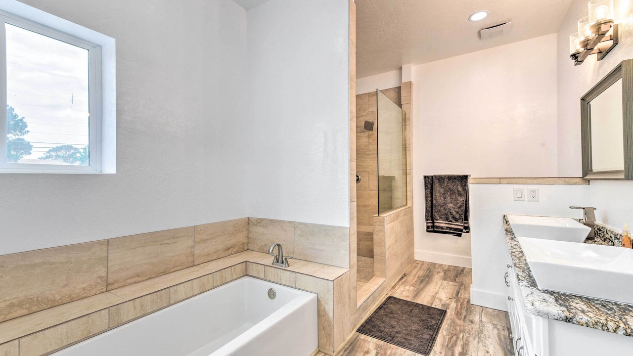 Photo of Bathroom in Lakeside City