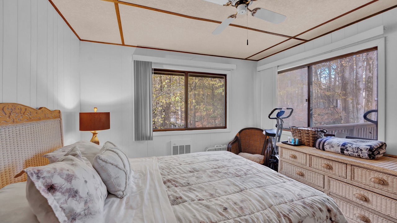 Photo of Bedroom in Paupackan Lake