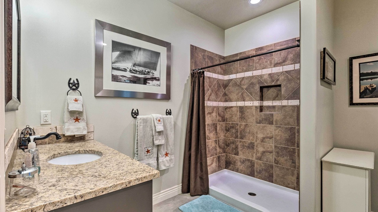 Photo of Bathroom in Peck