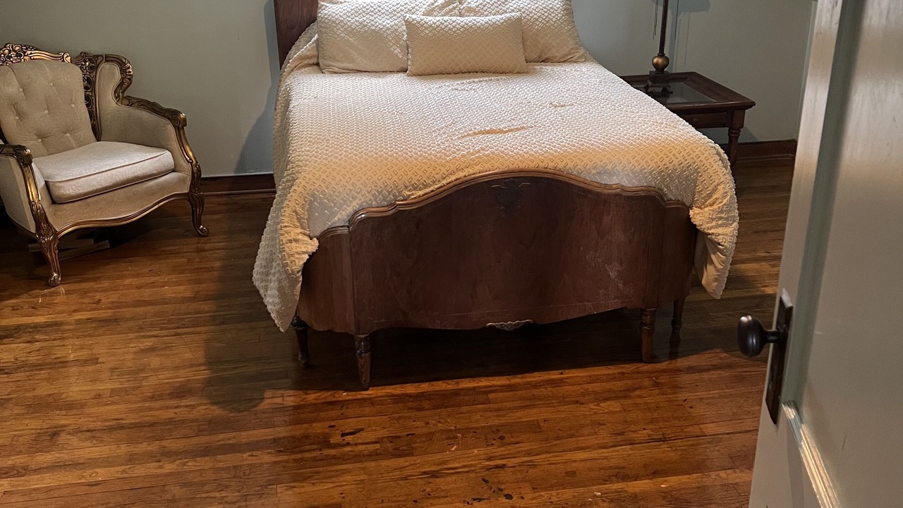 Photo of Bedroom in Lupus