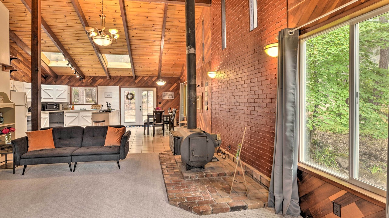 Photo of Bedroom in Salyer