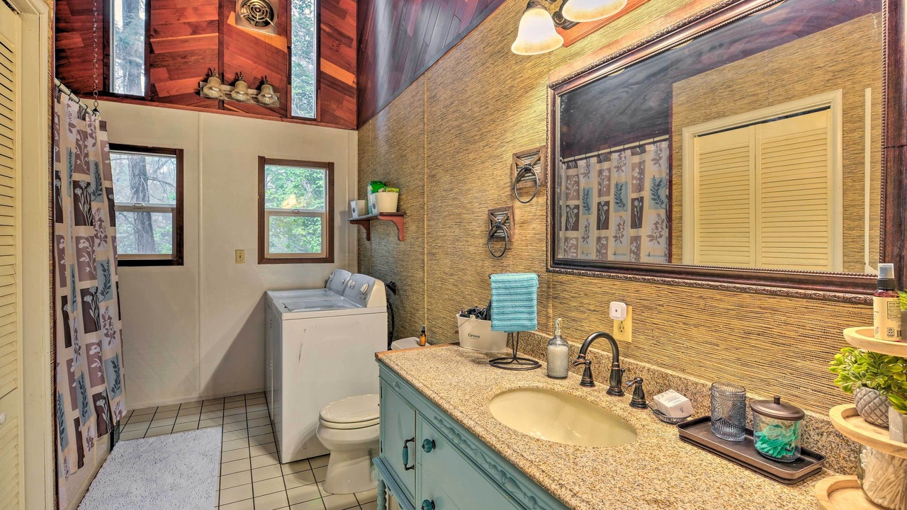 Photo of Bathroom in Salyer