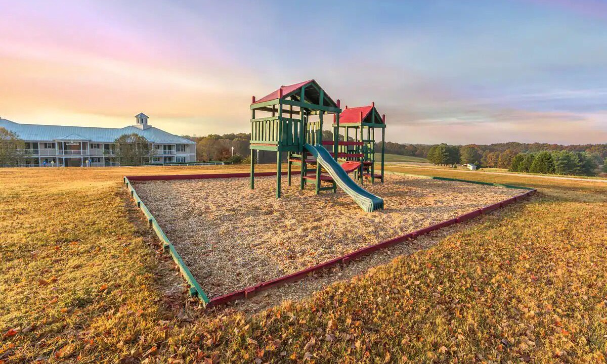 Photo of Others in Clarkesville