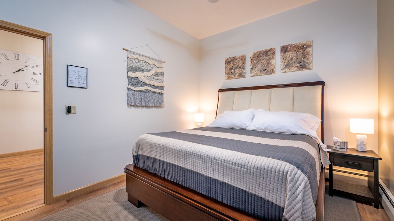 Photo of Bedroom in Town of Somerset