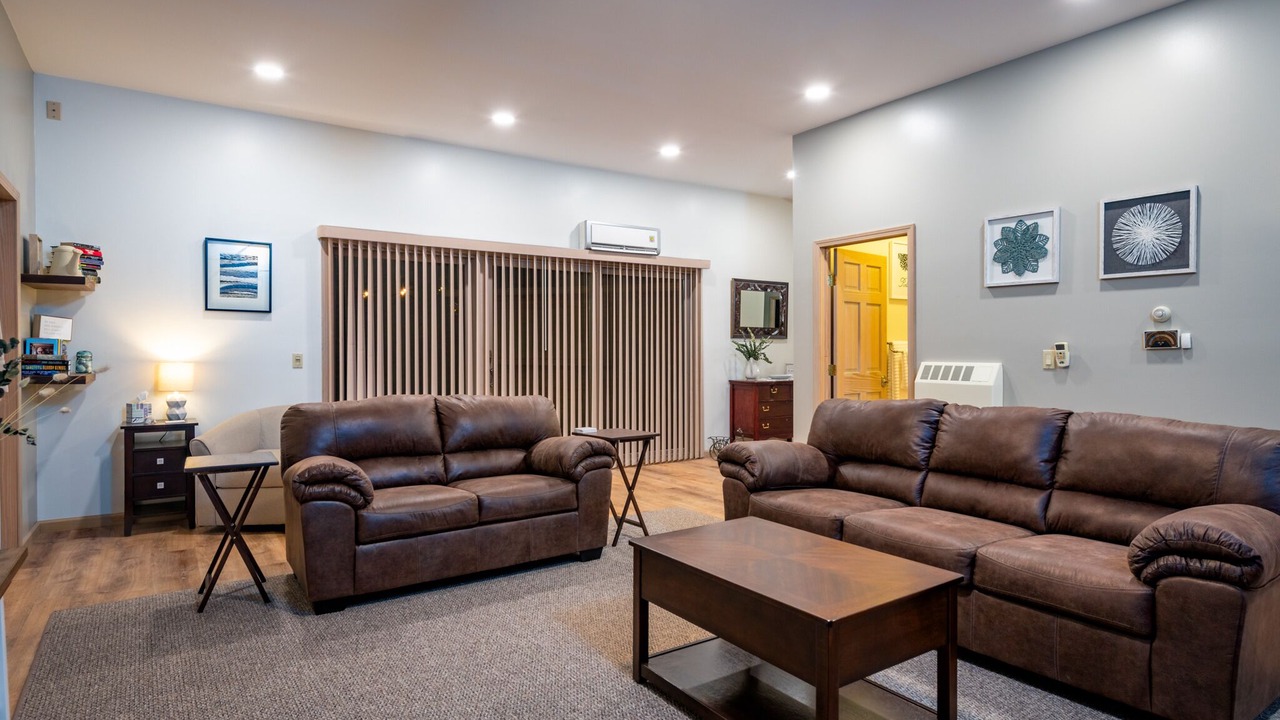 Photo of Livingroom in Town of Somerset