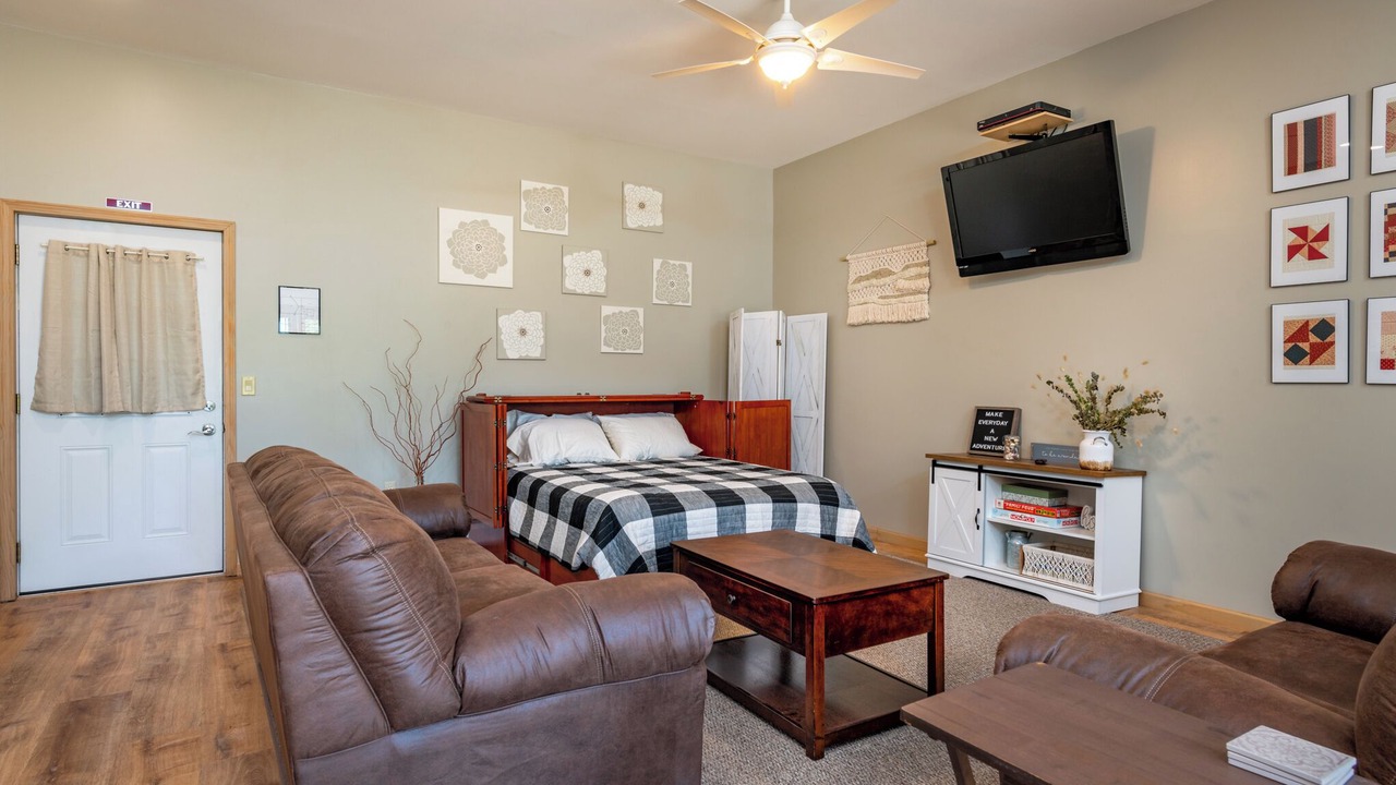 Photo of Bedroom in Town of Somerset