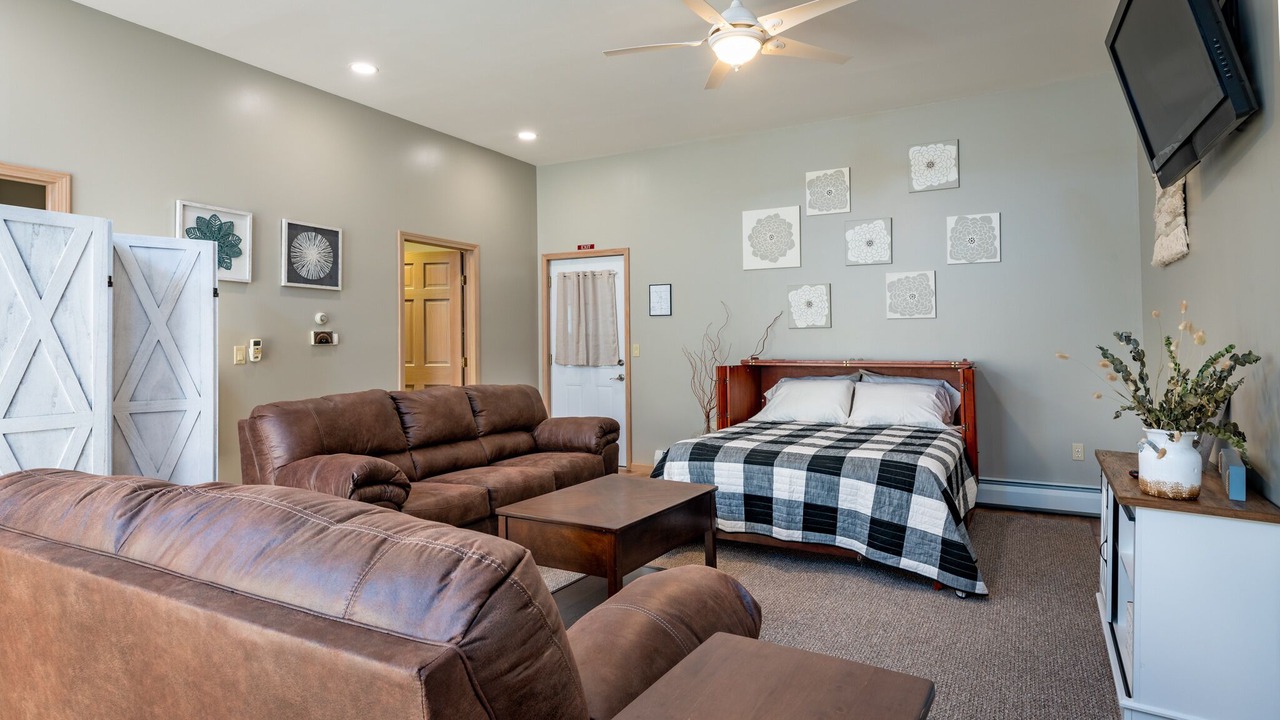 Photo of Bedroom in Town of Somerset