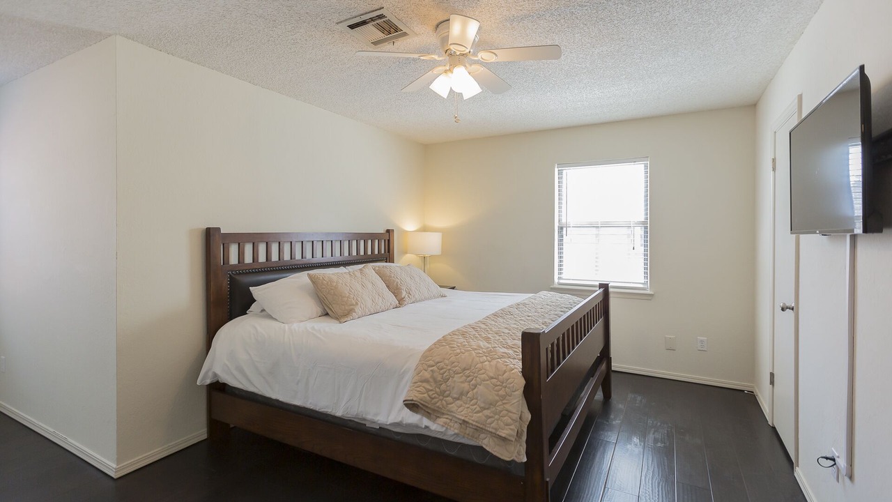 Photo of Bedroom in Broken Arrow