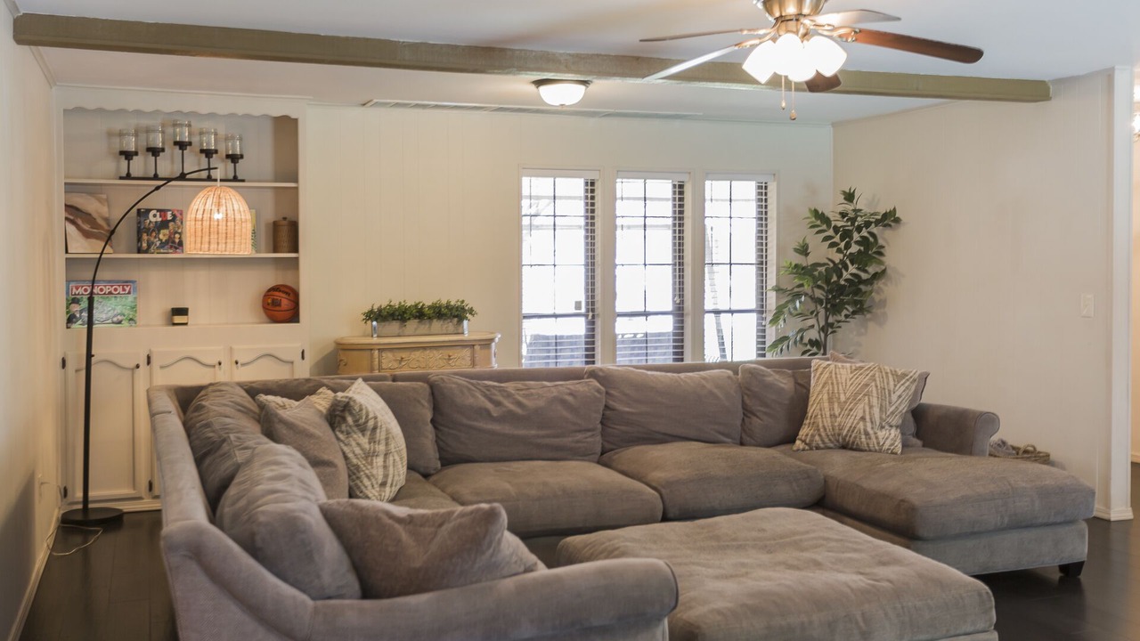 Photo of Livingroom in Broken Arrow