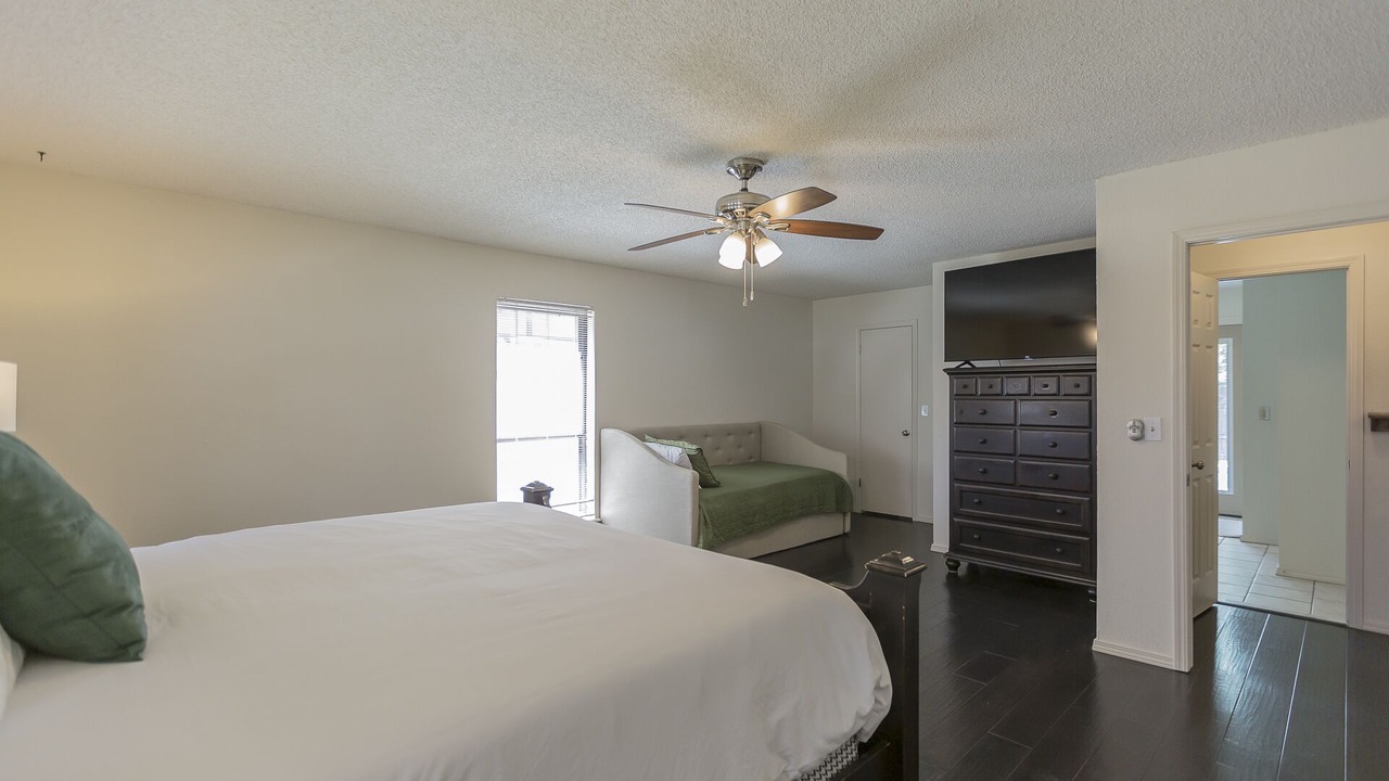 Photo of Bedroom in Broken Arrow