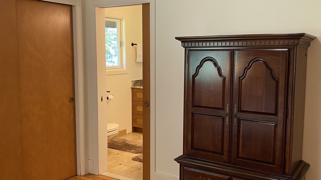 Photo of Bathroom in Orange