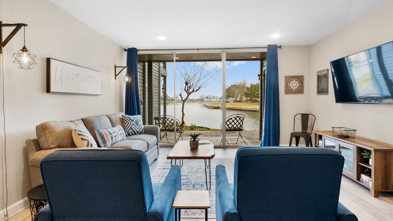 Photo of Livingroom in Walden on Lake Conroe