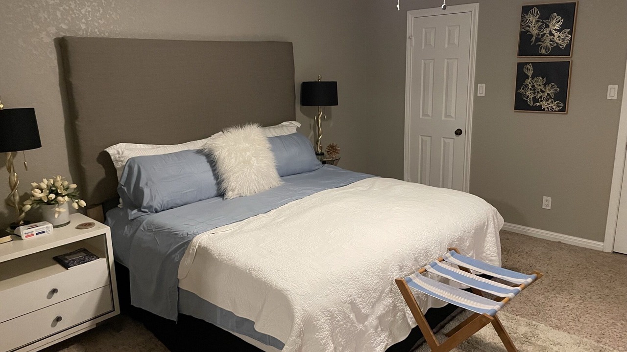 Photo of Bedroom in Orange