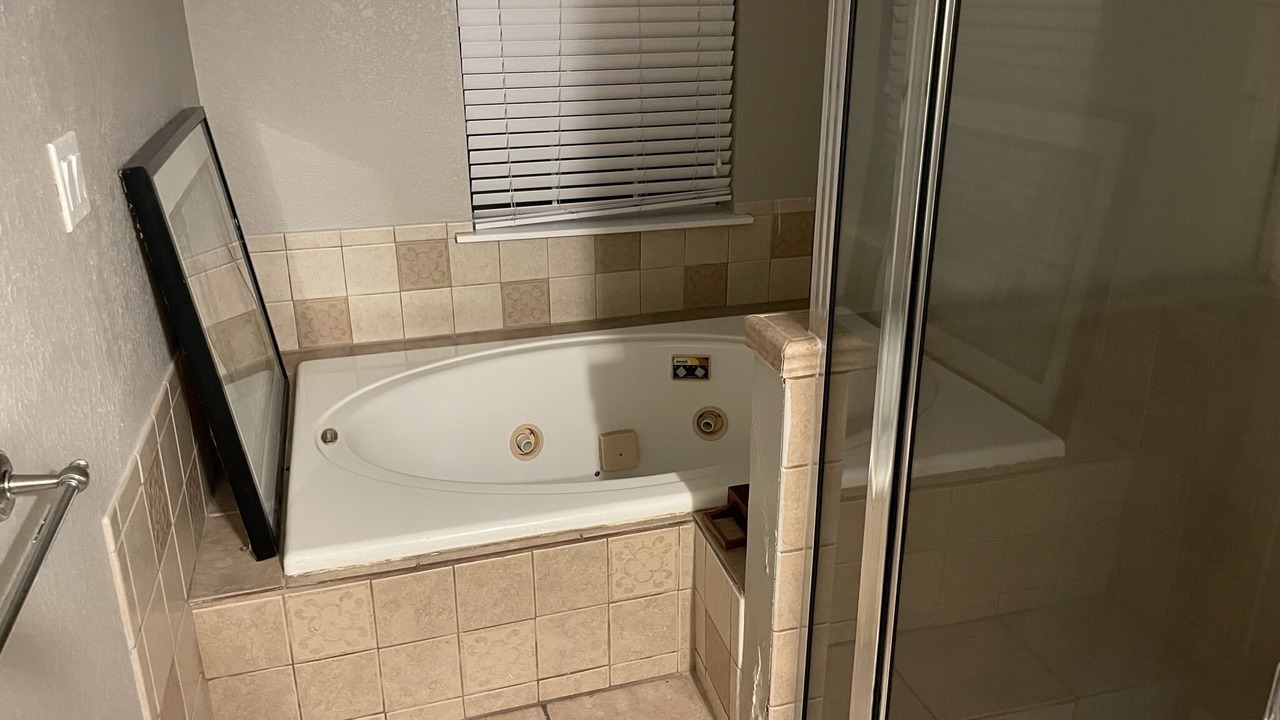 Photo of Bathroom in Orange