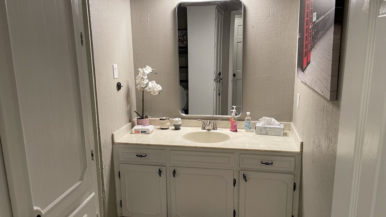 Photo of Bathroom in Orange