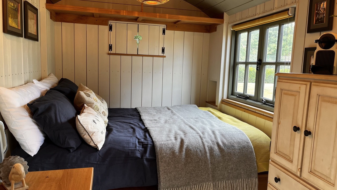 Photo of Bedroom in Hollingbourne