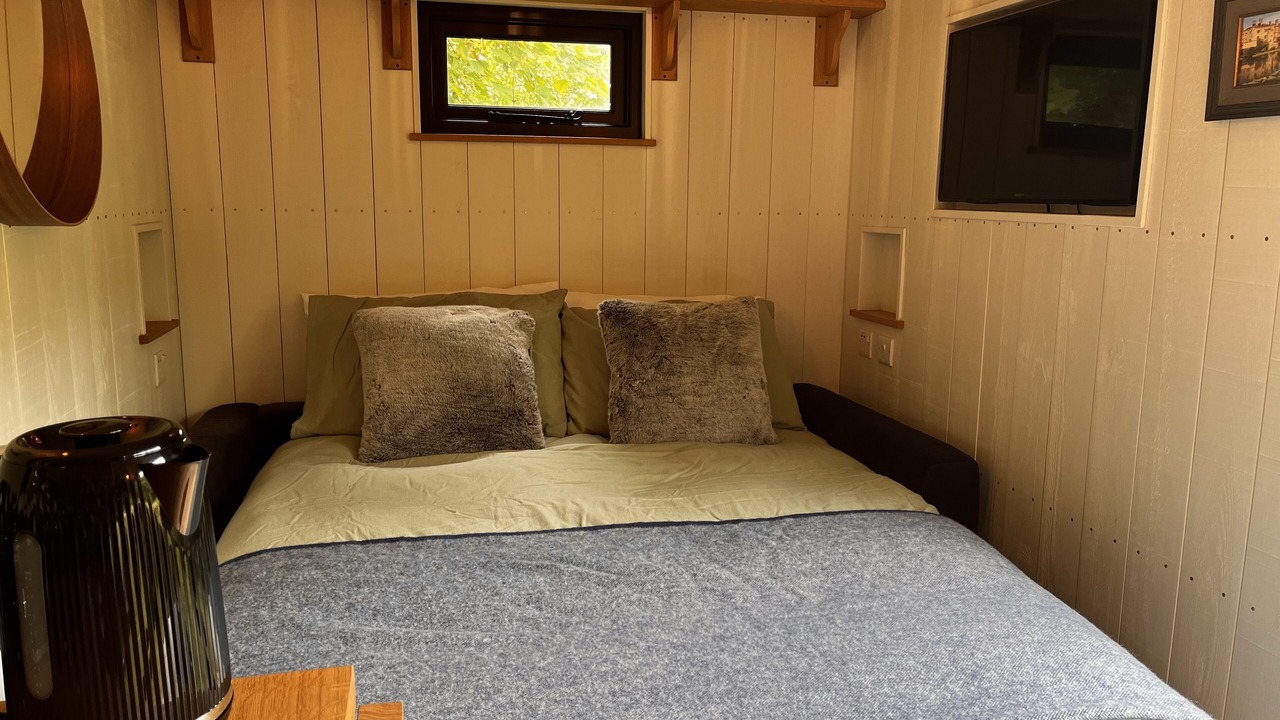 Photo of Bedroom in Hollingbourne