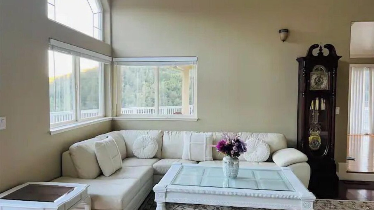 Photo of Livingroom in Saratoga