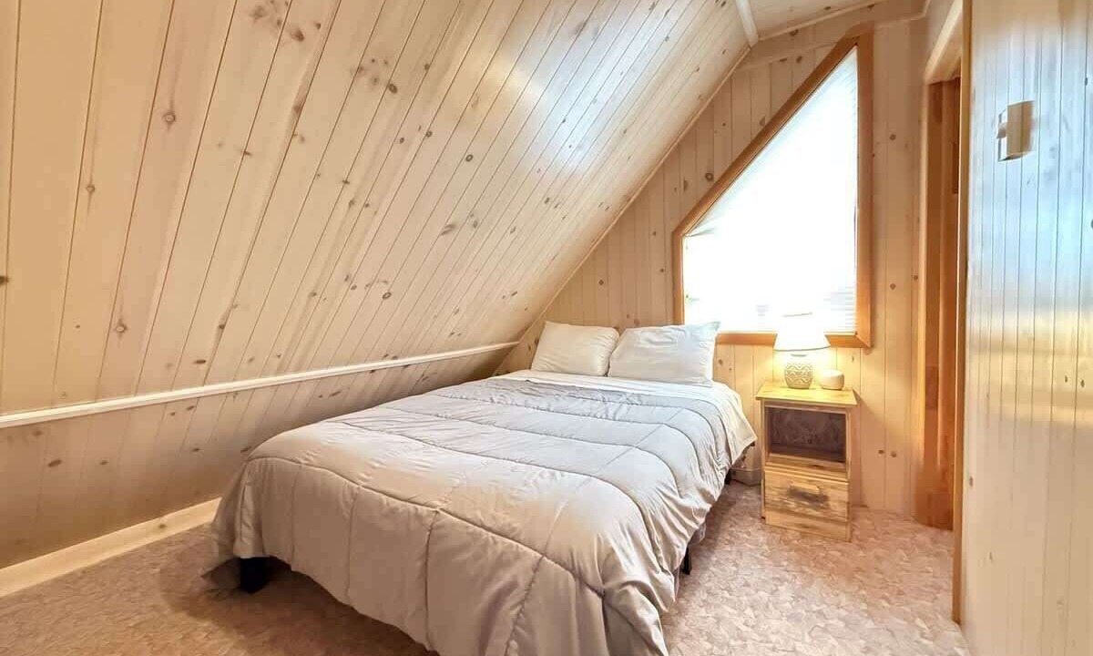 Photo of Bedroom in Island Park