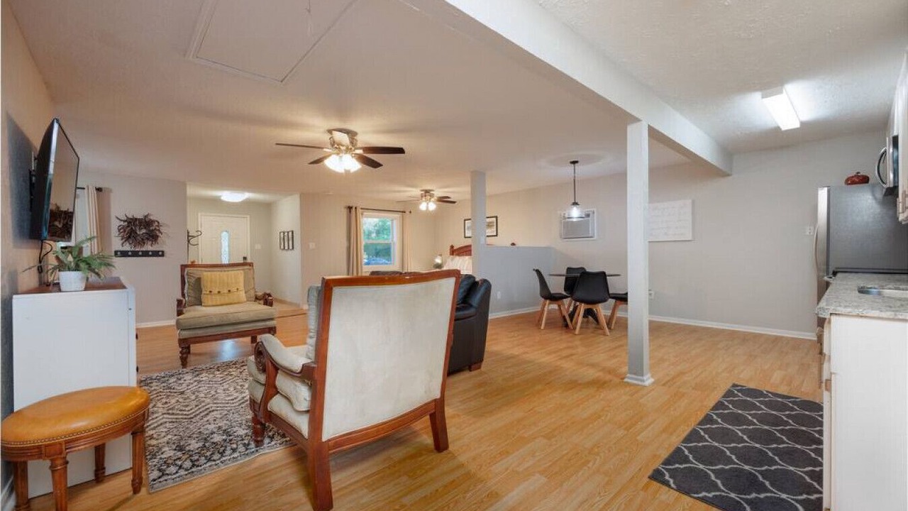 Photo of Livingroom in Decker Prairie