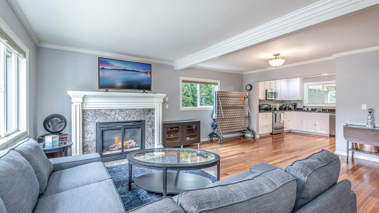 Photo of Livingroom in Harrison/Denny-Blaine