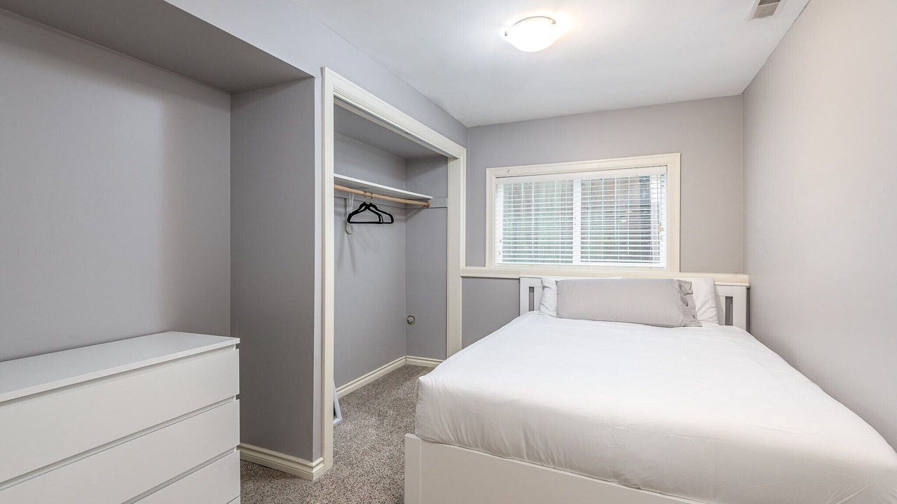 Photo of Bedroom in Harrison/Denny-Blaine