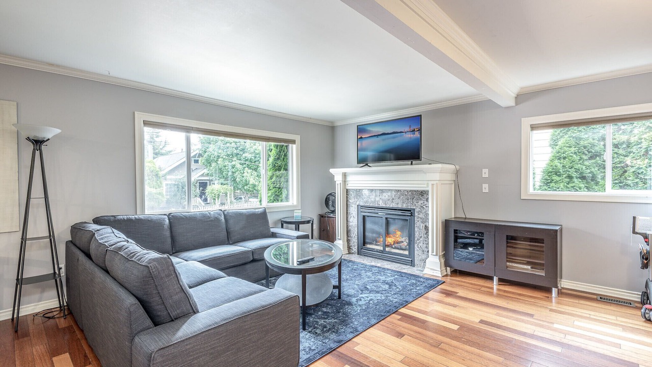 Photo of Livingroom in Harrison/Denny-Blaine