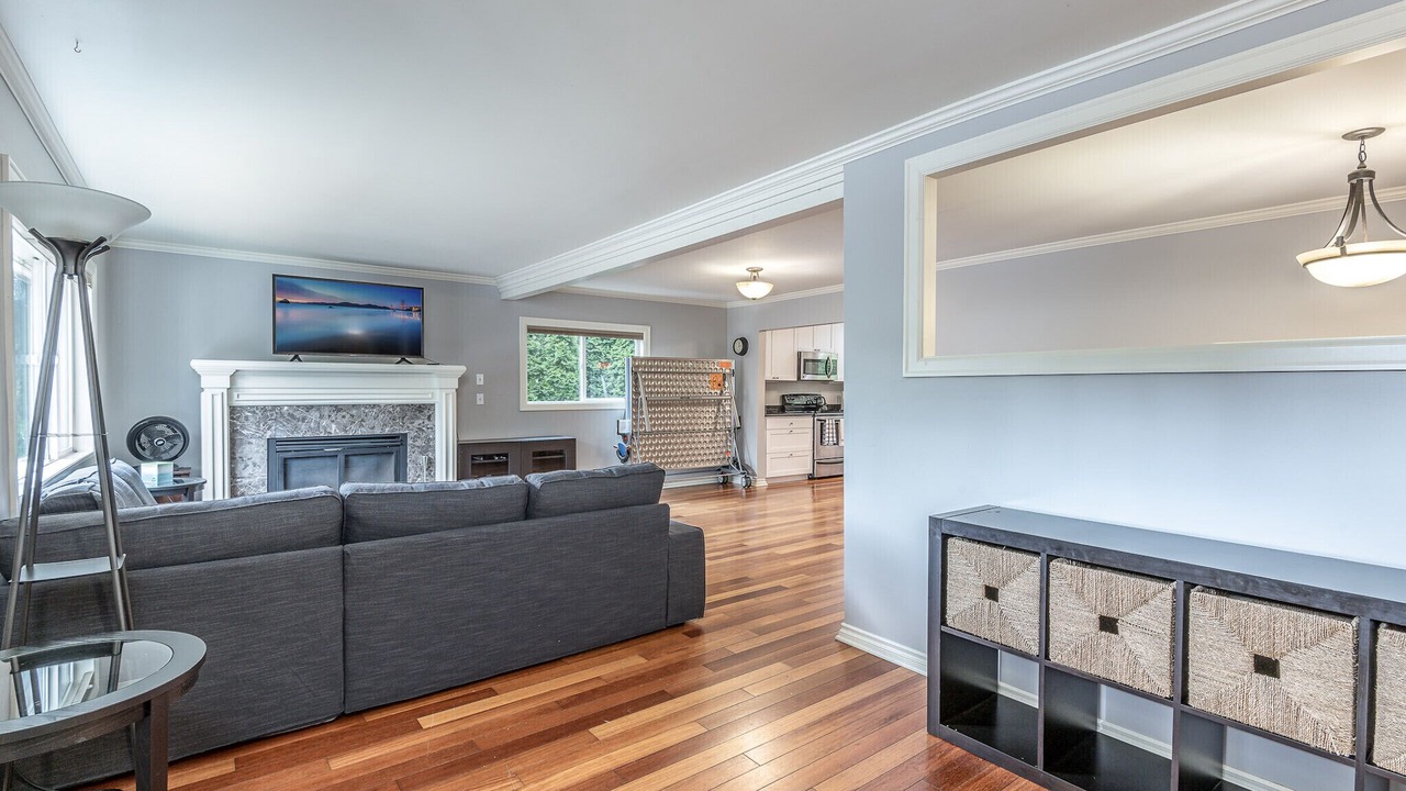 Photo of Livingroom in Harrison/Denny-Blaine
