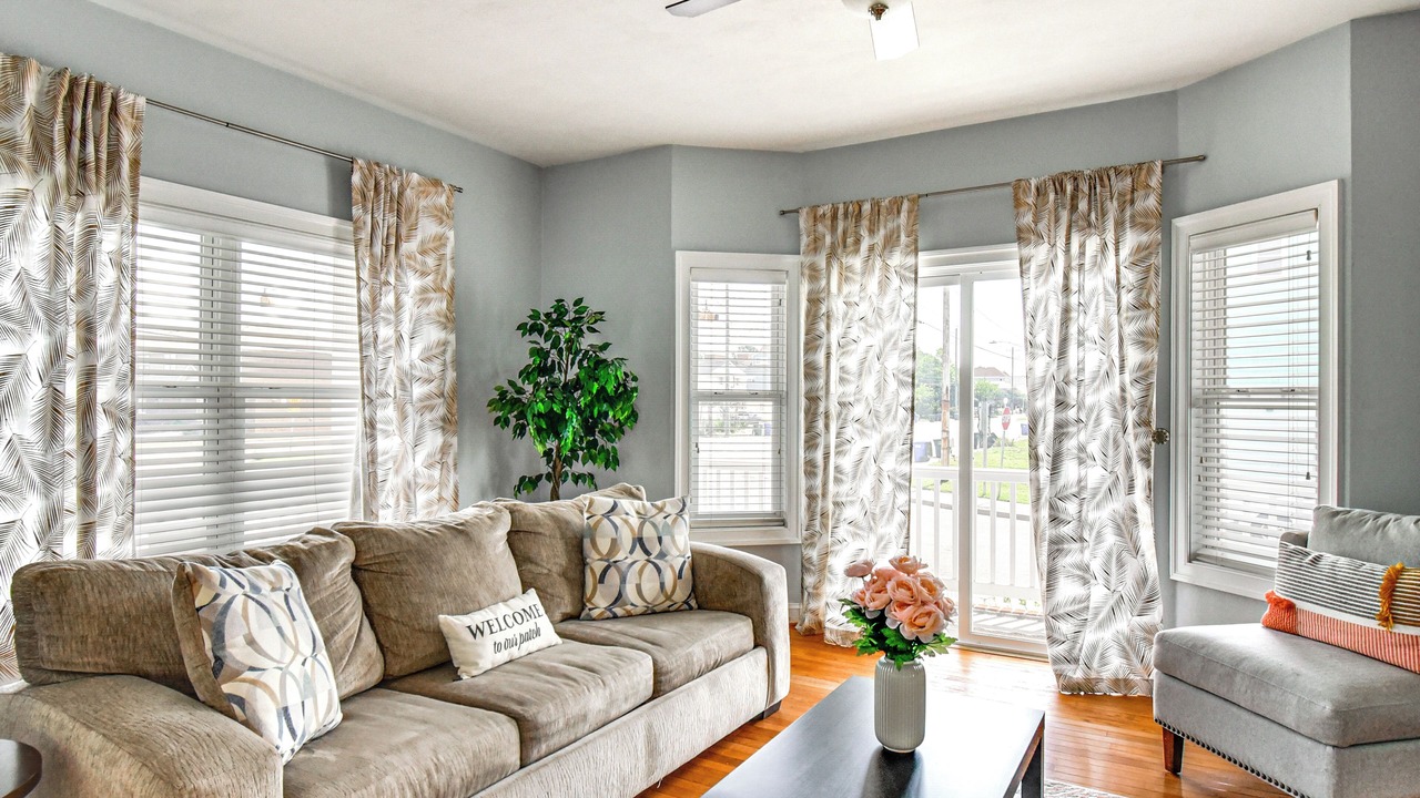 Photo of Livingroom in Willoughby Spit
