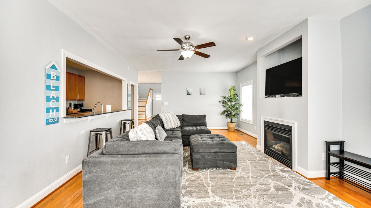 Photo of Livingroom in Willoughby Spit