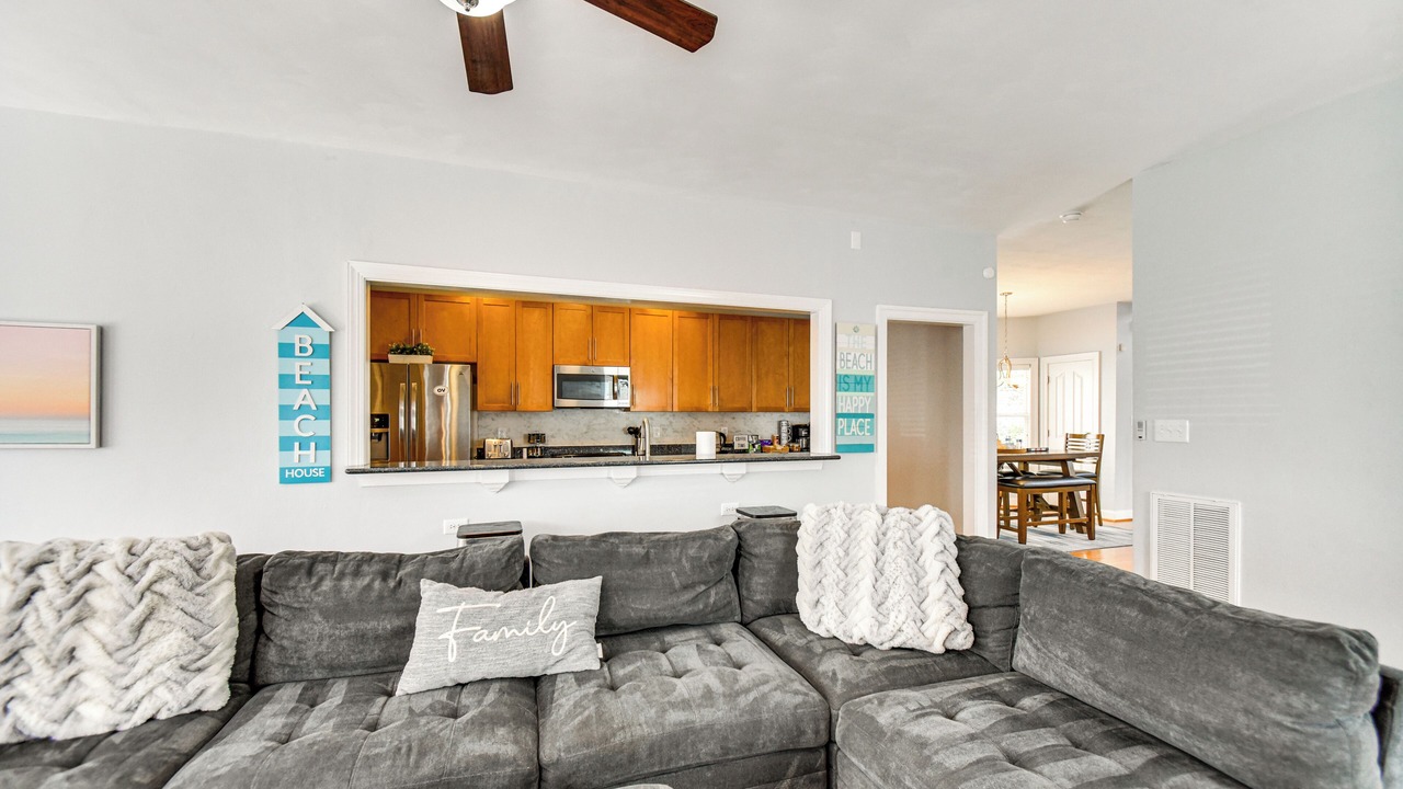 Photo of Livingroom in Willoughby Spit