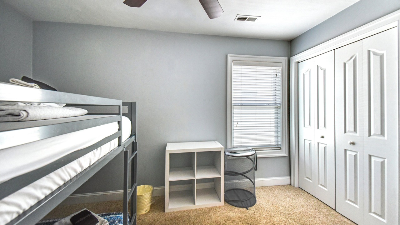 Photo of Bedroom in Willoughby Spit