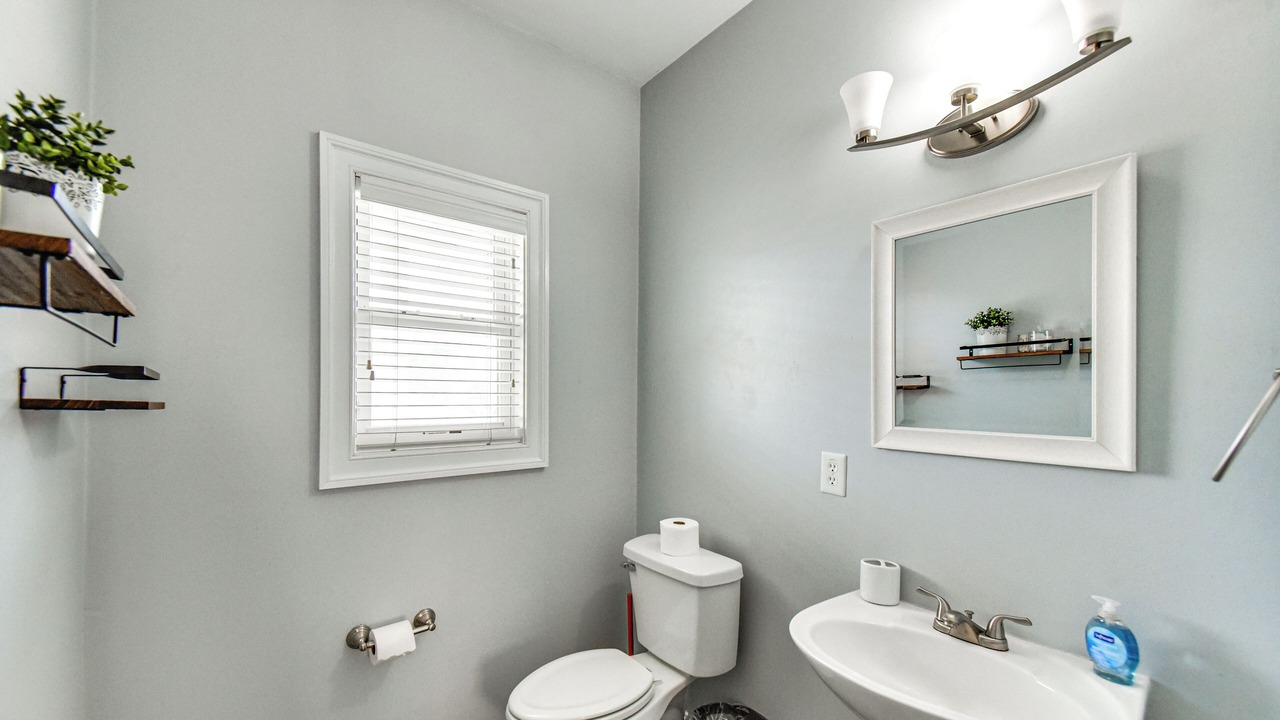 Photo of Bathroom in Willoughby Spit
