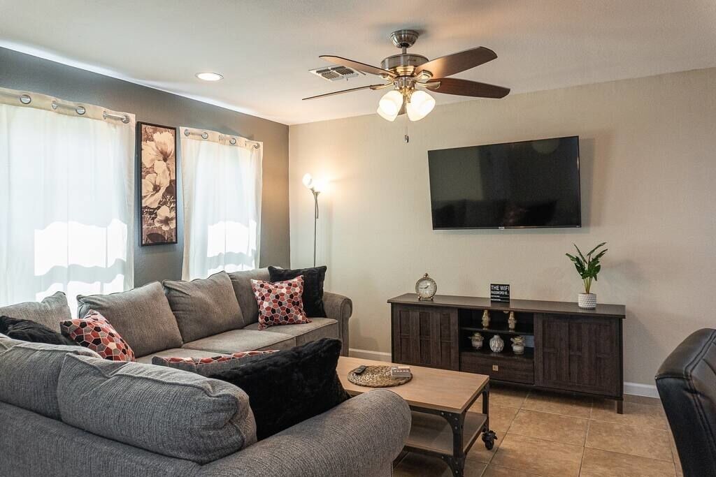 Photo of Livingroom in Uptown