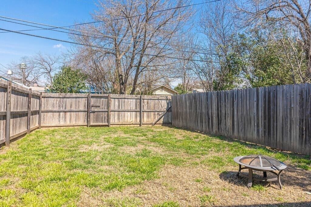 Photo of Outdoor in Uptown