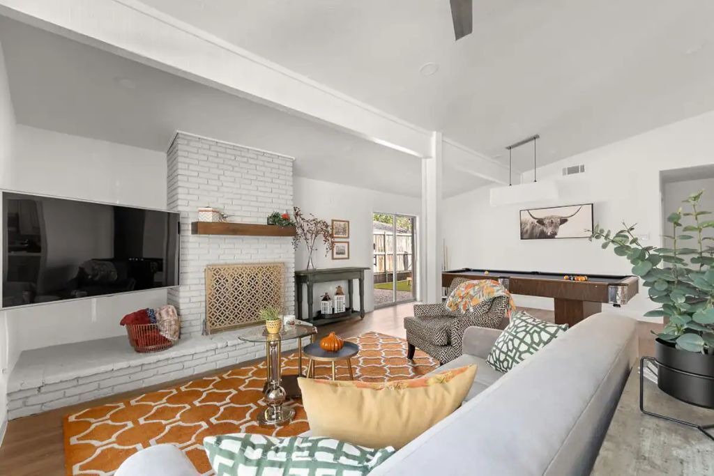 Photo of Livingroom in North Dallas
