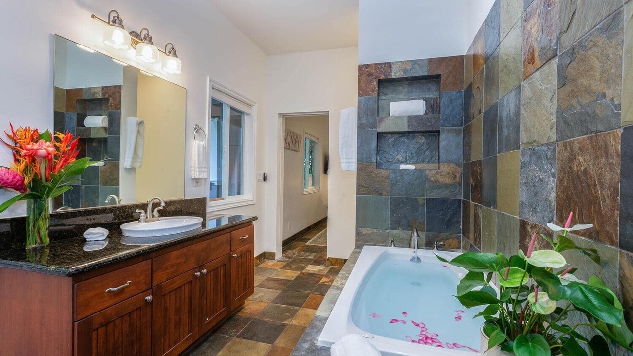 Photo of Bathroom in Wainiha