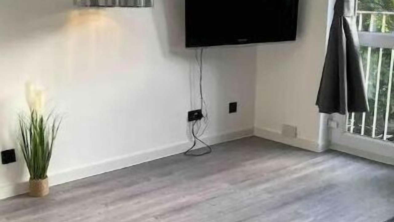 Photo of Livingroom in Greenford Broadway