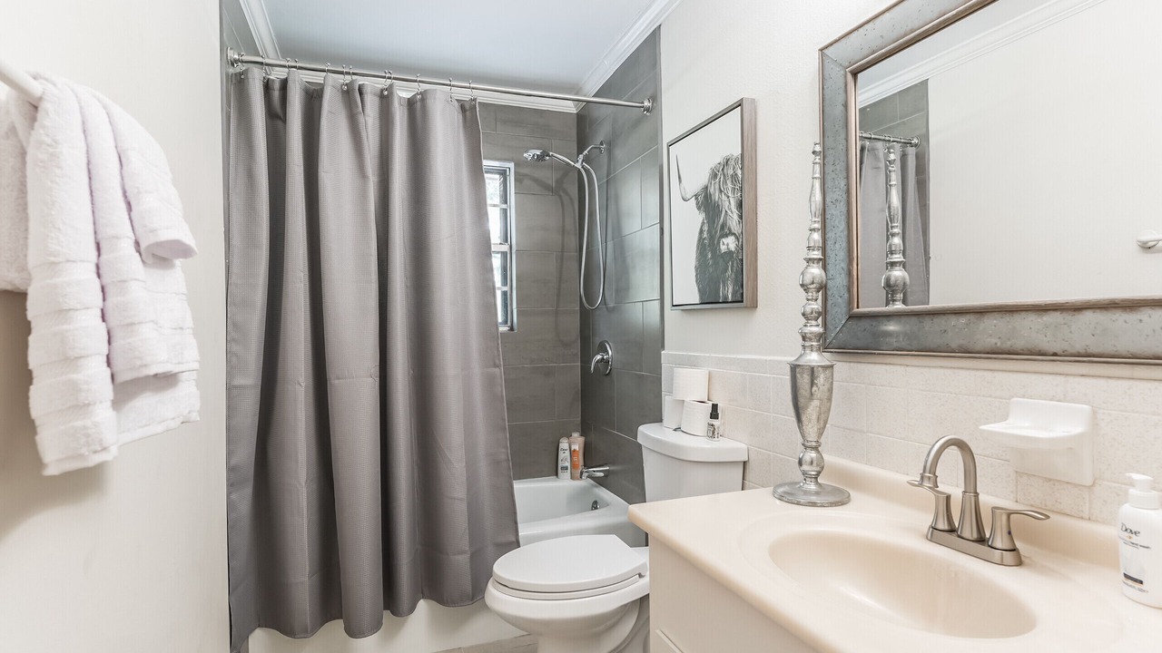 Photo of Bathroom in Alvin