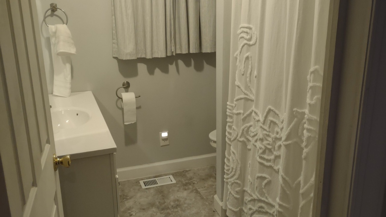 Photo of Bathroom in Kelso