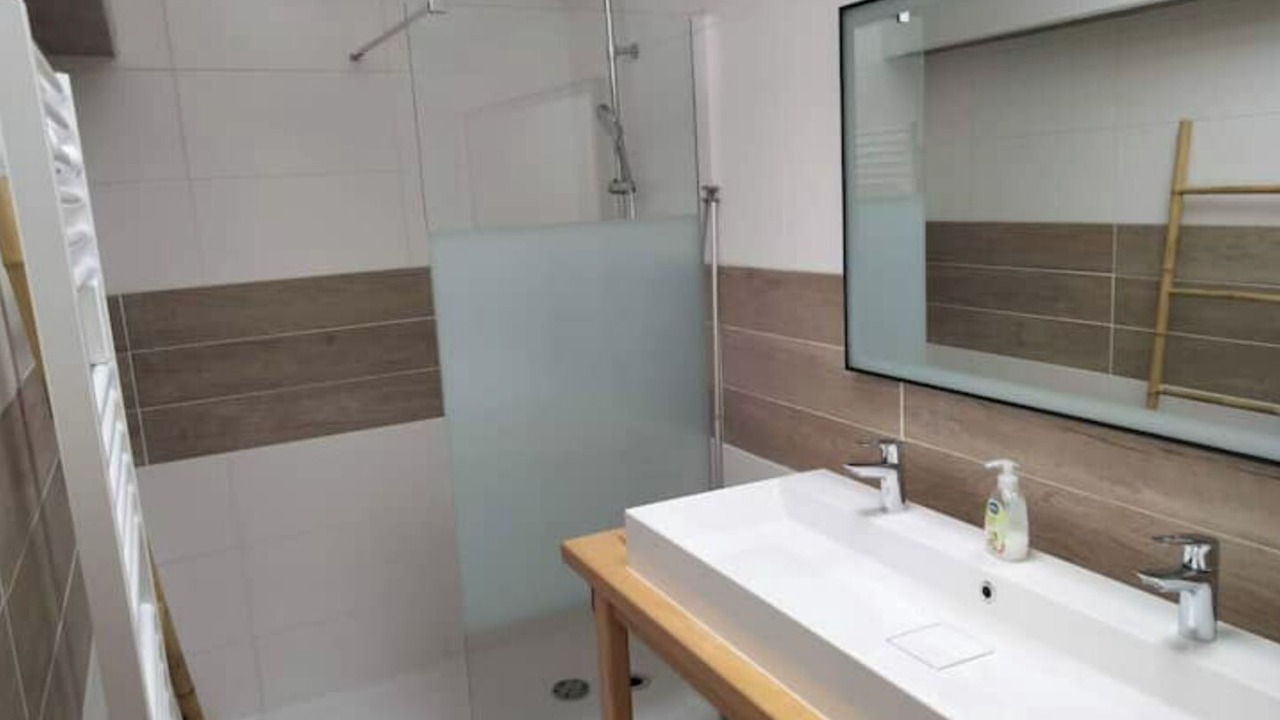 Photo of Bathroom in Trelevern