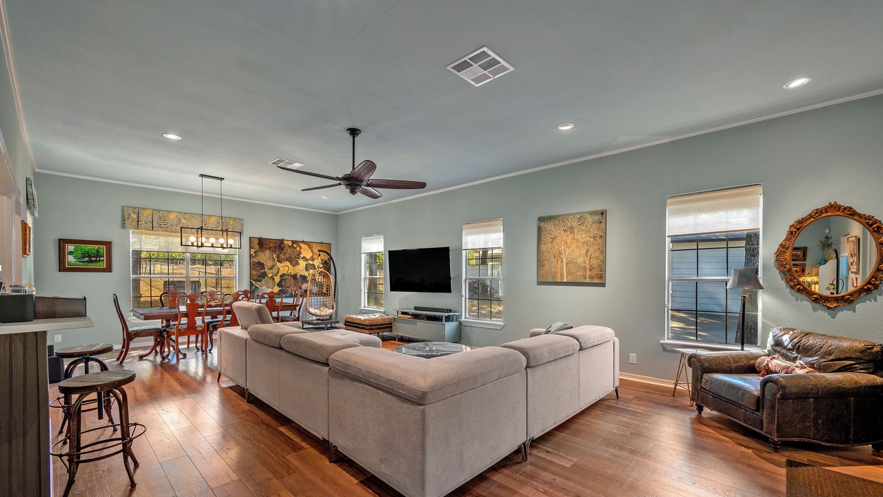 Photo of Livingroom in Mead