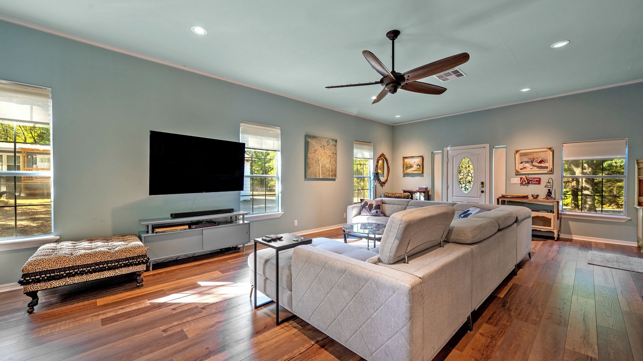 Photo of Livingroom in Mead