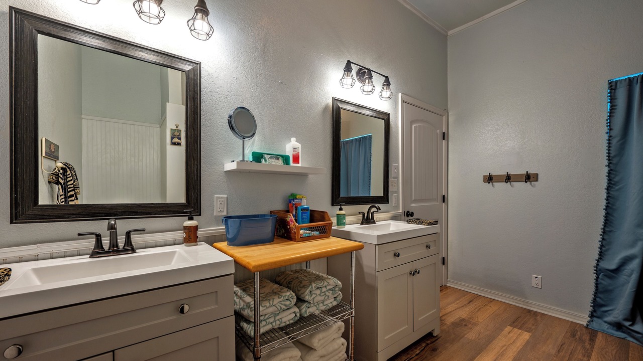 Photo of Bathroom in Mead