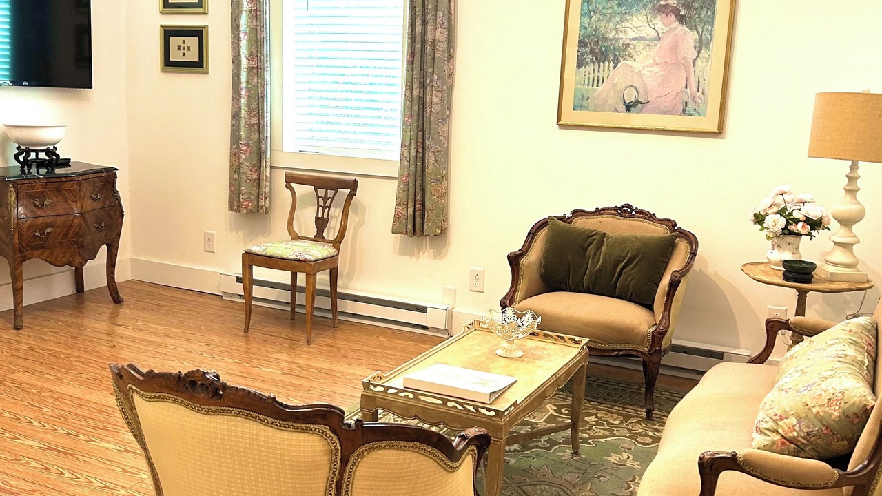 Photo of Livingroom in Canton