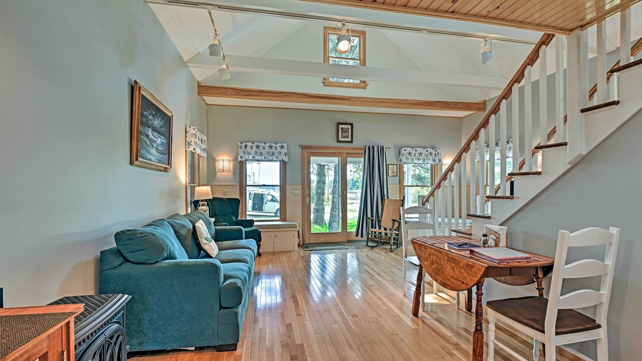 Photo of Livingroom in Stonington