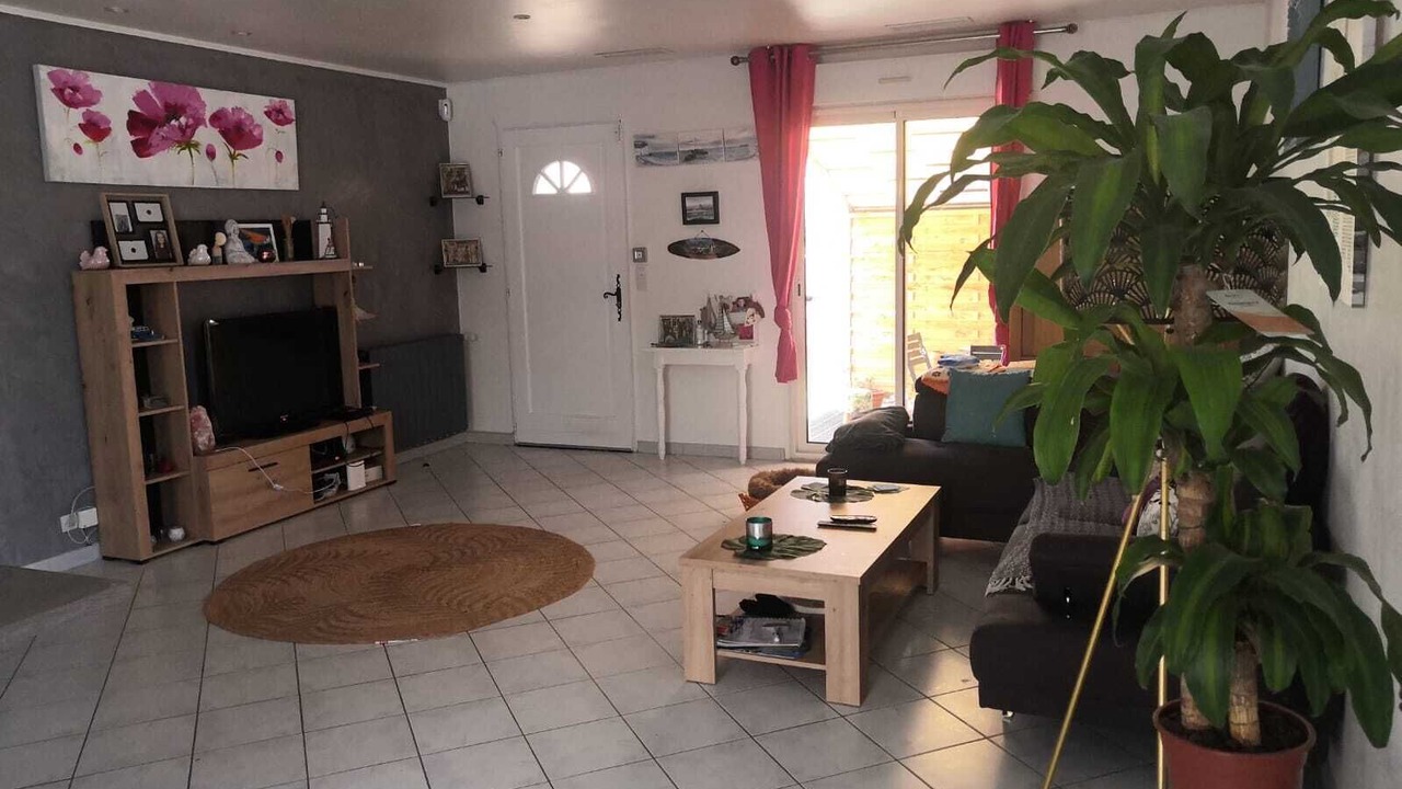 Photo of Livingroom in Cournonsec